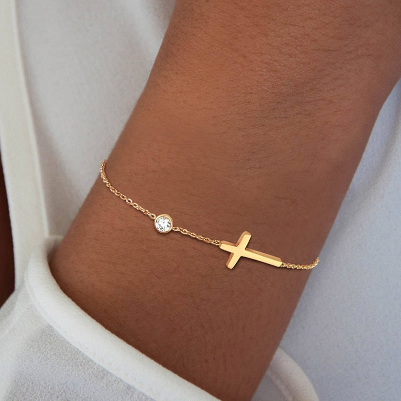 Bracelet avec zircone cubique et une croix