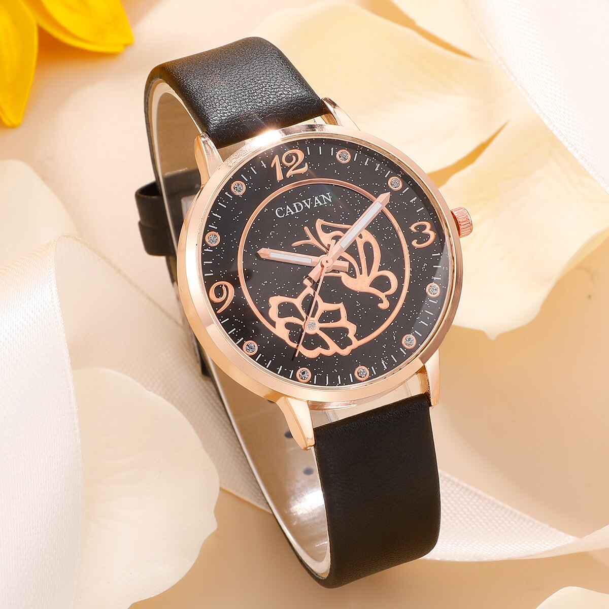 Montre pour femmes avec un motif de papillon