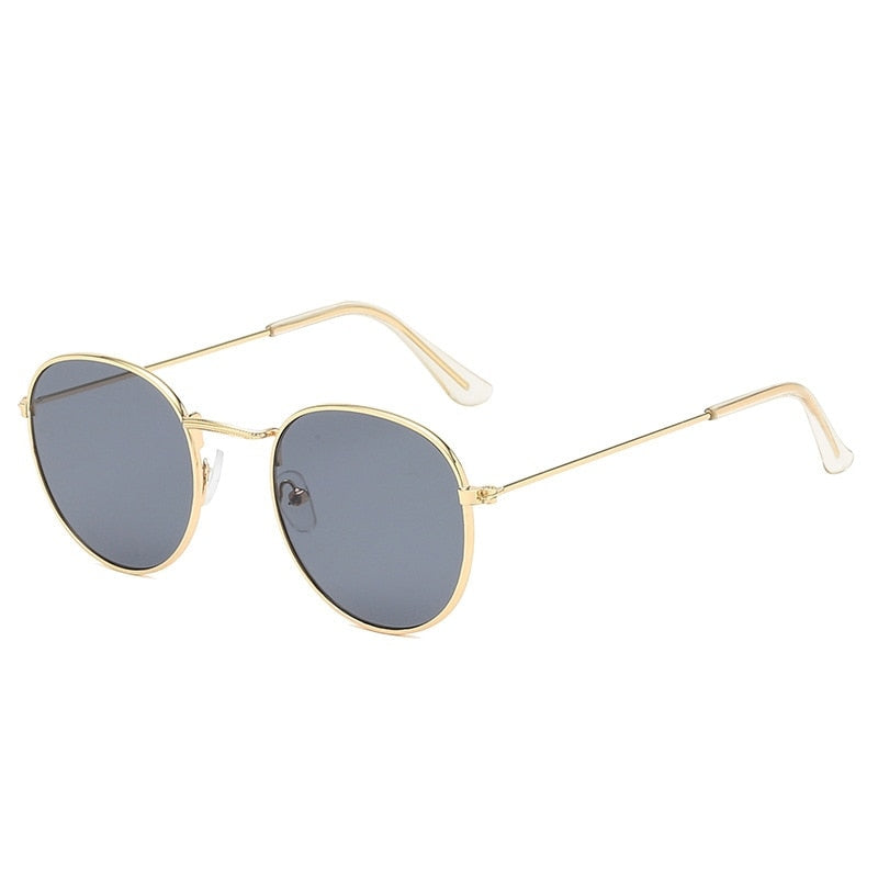 Lunettes de soleil avec montures fines