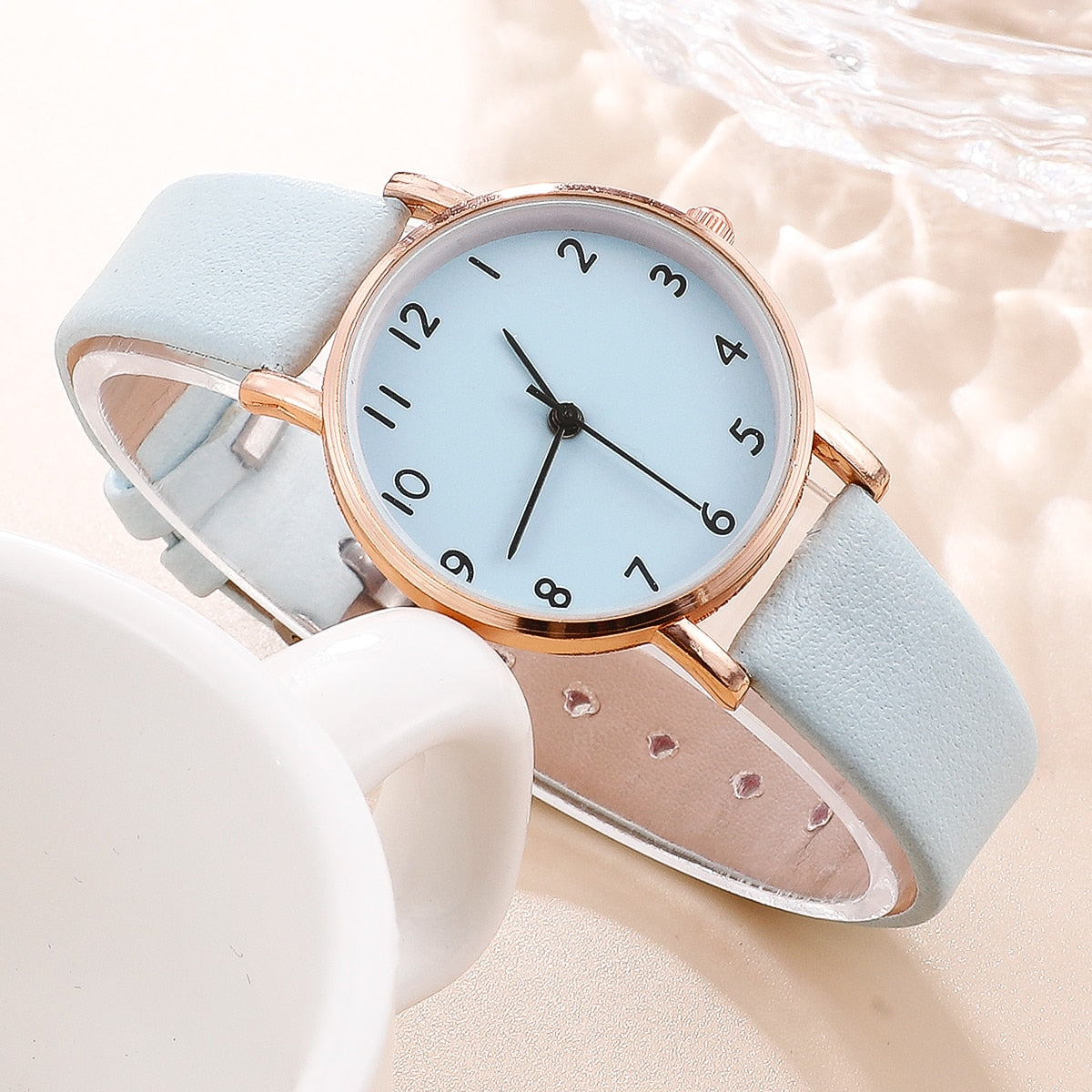 Montre classique pour femmes avec un bracelet