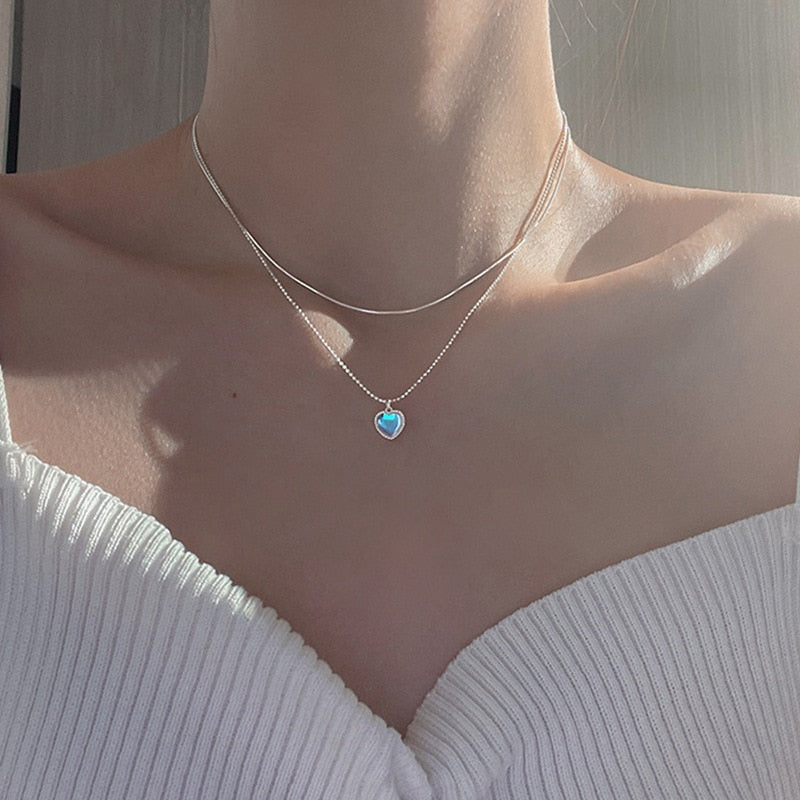 Délicat collier avec un cœur