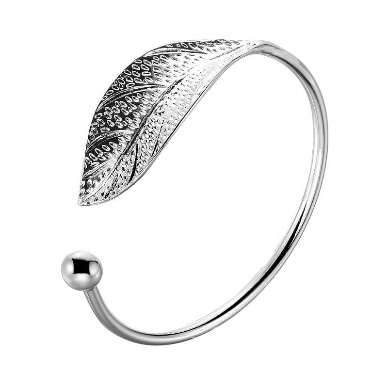 Bracelet en forme de feuille ouverte