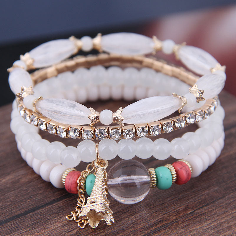 Ensemble de bracelets avec des perles et des zircones cubiques