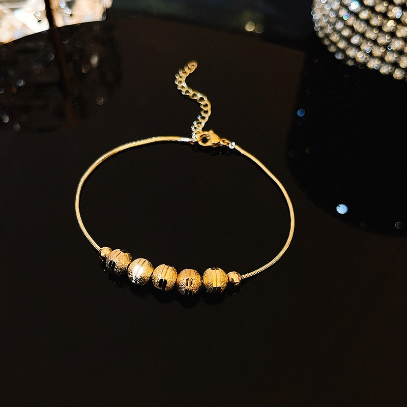 Bracelet avec des perles décoratives