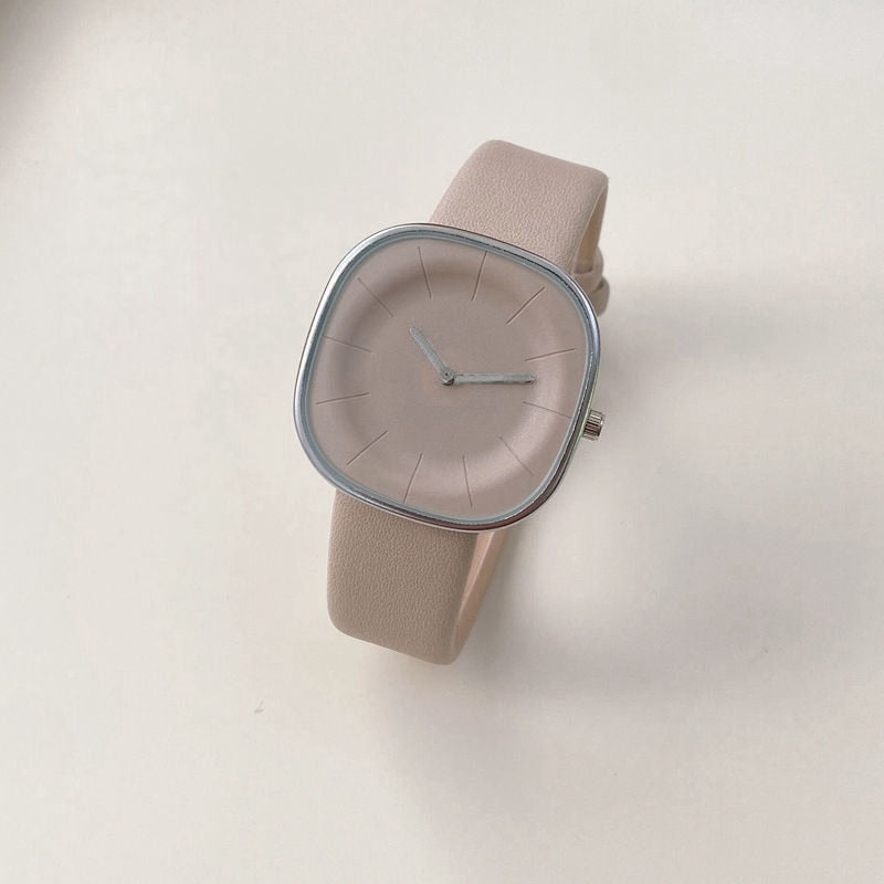 Montre pour dames minimalistes