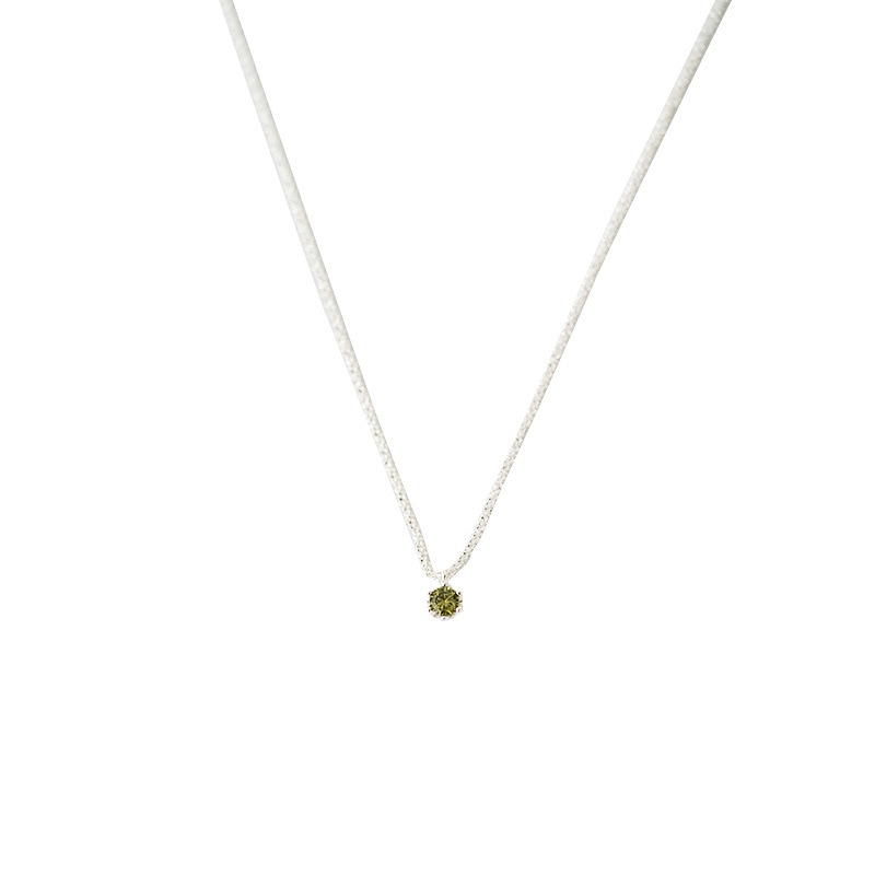 Collier minimaliste avec un œillet
