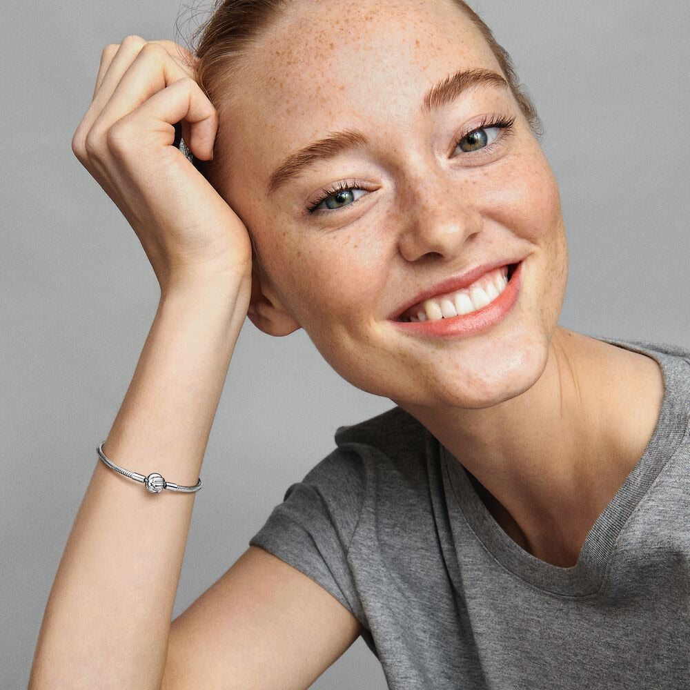 Bracelet avec un pendentif modulaire