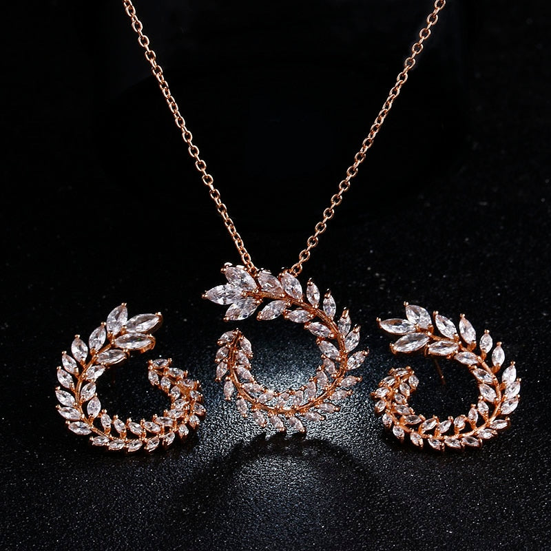 Ensemble de bijoux avec un motif de feuille
