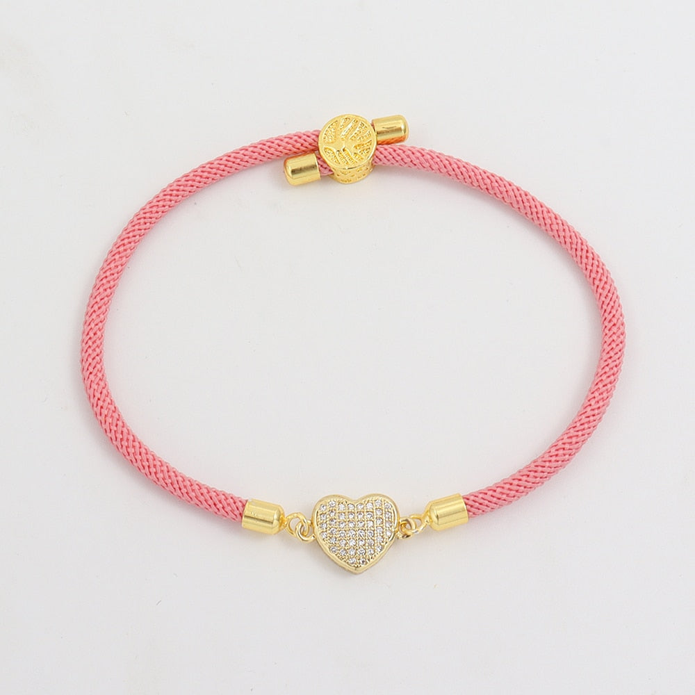 Bracelet avec un fil et un cœur