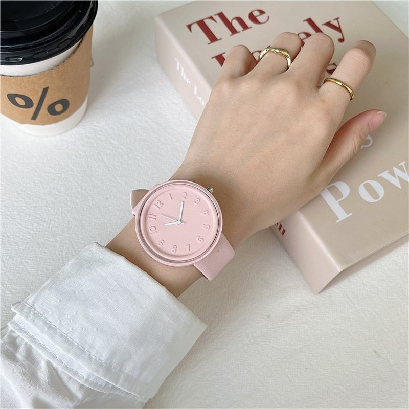 Montre minimaliste ronde pour femmes