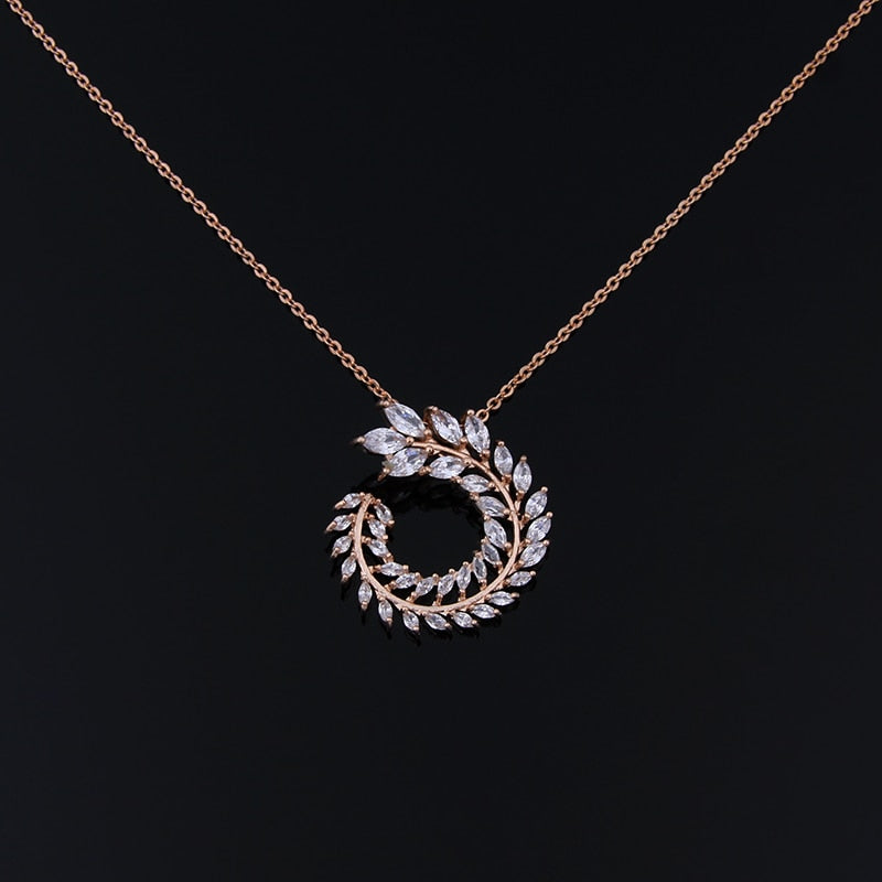 Ensemble de bijoux avec un motif de feuille