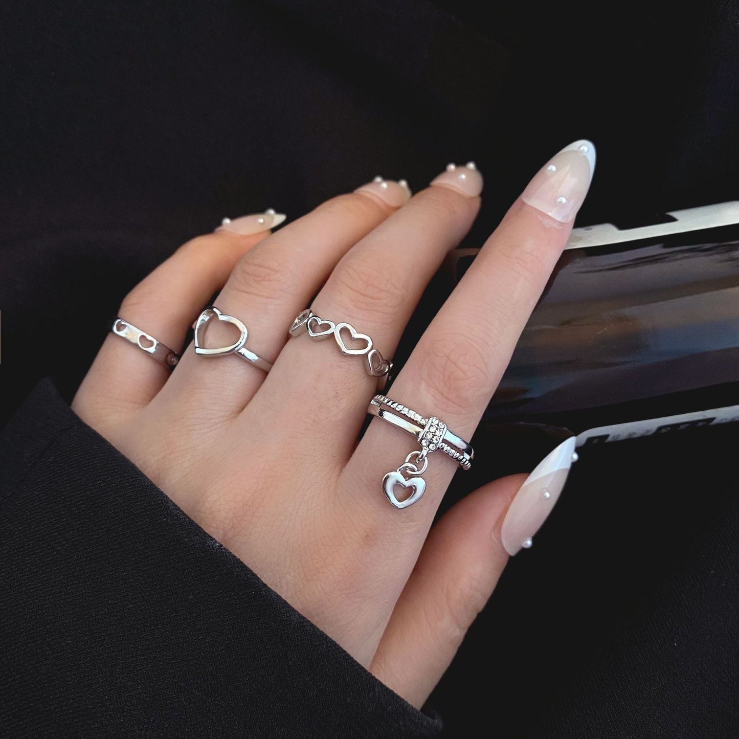 Ensemble de bagues avec des cœurs
