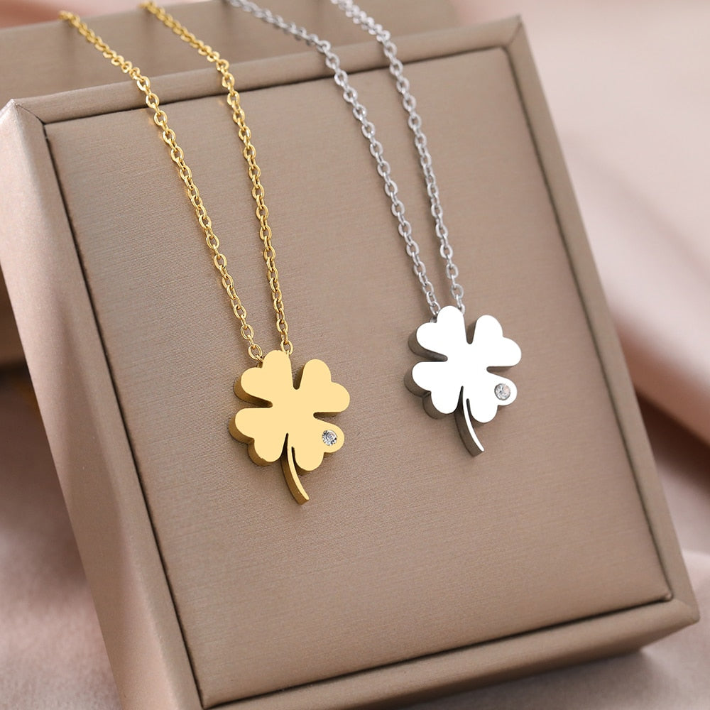 Collier avec trèfle à quatre feuilles