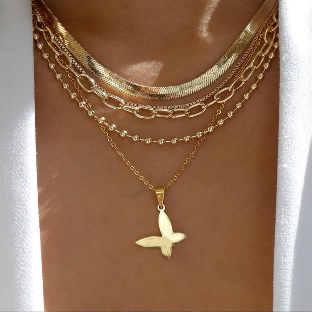 Collier avec un motif papillon