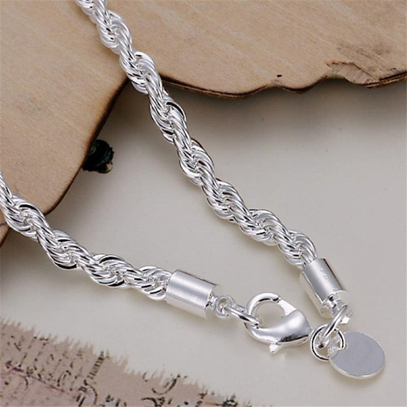 Bracelet argenté avec tressage