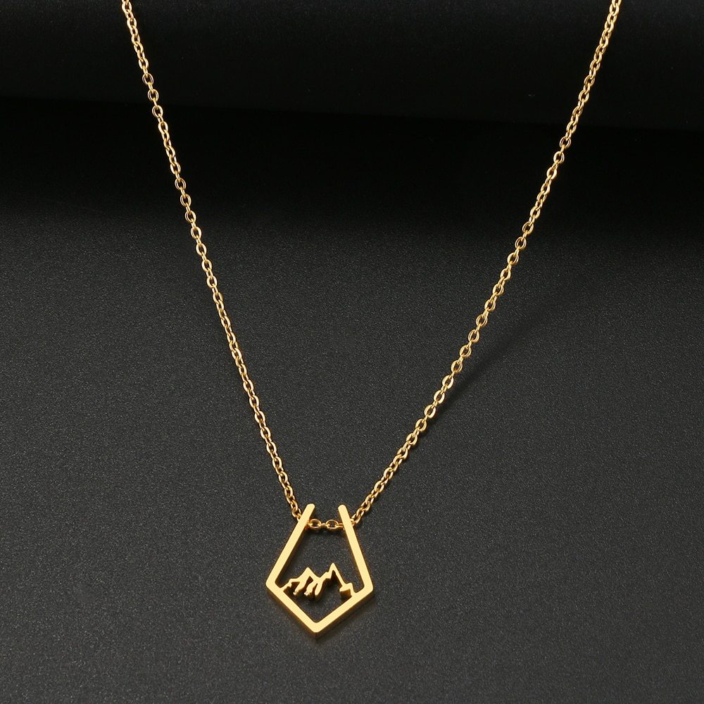 Collier avec un pendentif - montagnes
