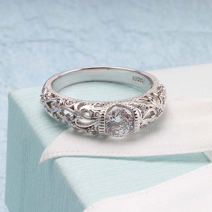 Bague ajourée avec zircone cubique