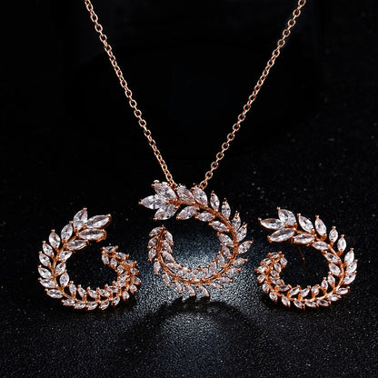 Ensemble de bijoux avec un motif de feuille