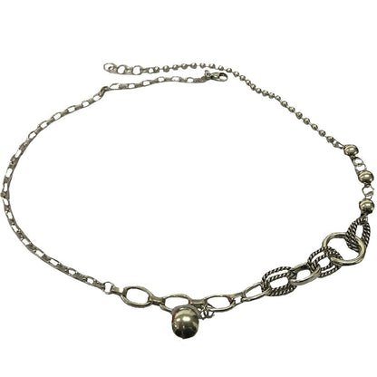 Collier en argent avec un pendentif