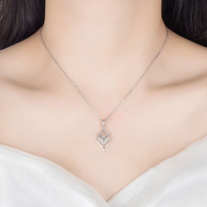 Collier avec un motif géométrique