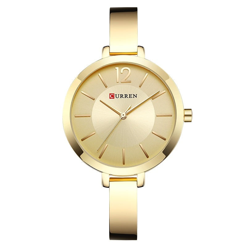 Montre pour dames sur un délicat bracelet décoratif