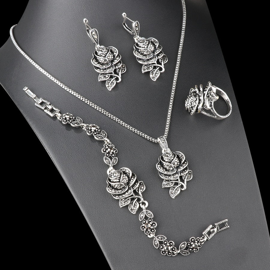 Ensemble avec motif de rose