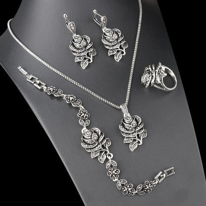 Ensemble avec motif de rose