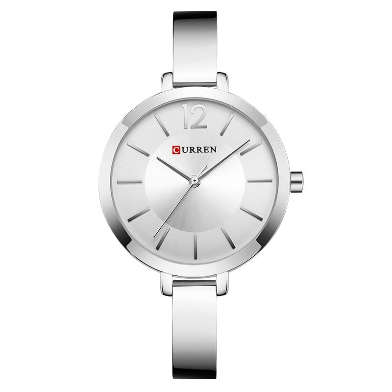 Montre pour dames sur un délicat bracelet décoratif