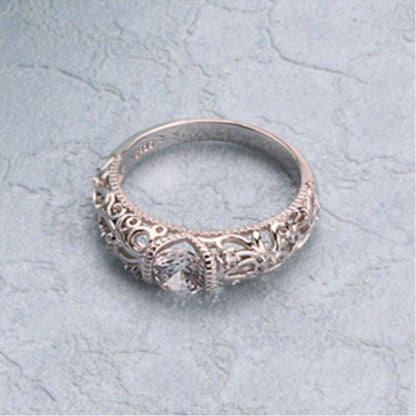 Bague ajourée avec zircone cubique