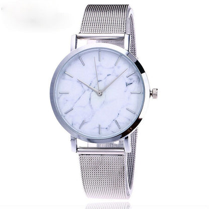 Montre pour femmes avec un motif en marbre