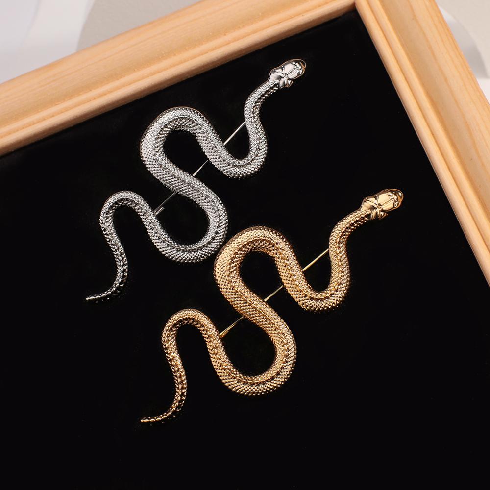 Broche avec motif de serpent