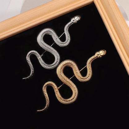 Broche avec motif de serpent