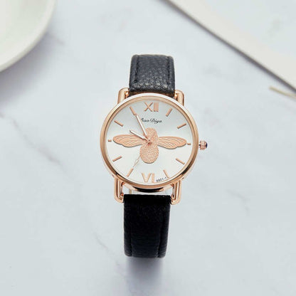 Montre pour dames avec motif d'abeille.
