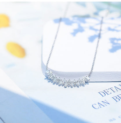 Collier en argent avec des zircons