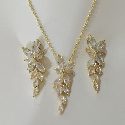 Ensemble de bijoux avec un motif de feuille