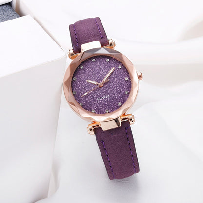 Montre pour dames avec un cadran scintillant sur un bracelet