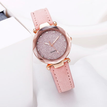Montre pour dames avec un cadran scintillant sur un bracelet
